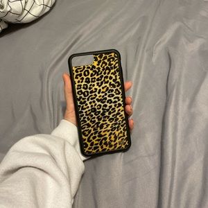 Wild flower Cheetah print case